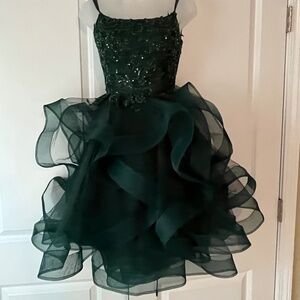 NWT HUNTER GREEN HOMECOMING DRESS